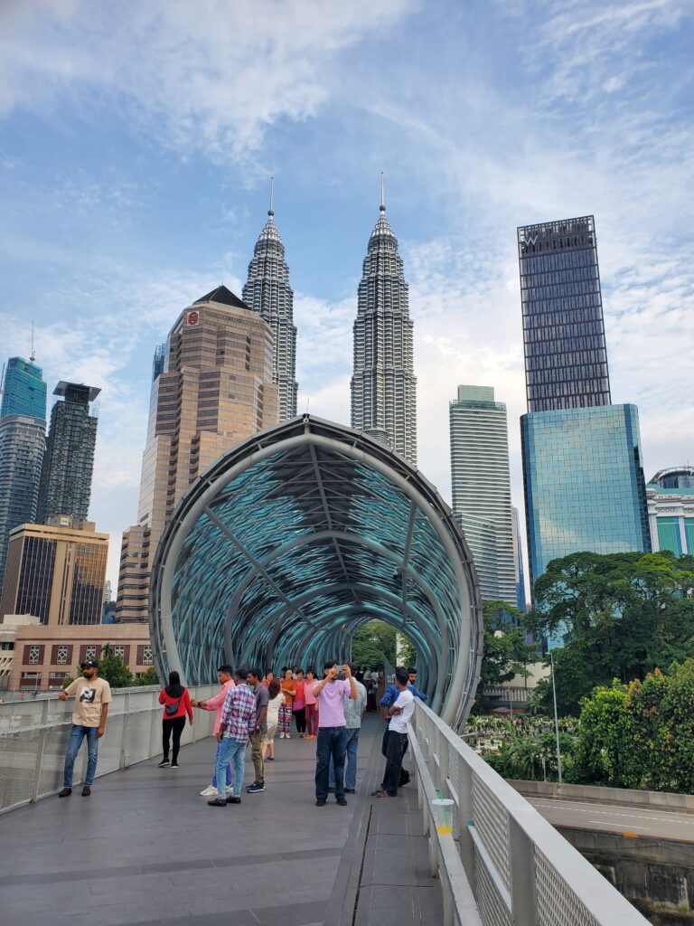 18. La ciudad de los centros comerciales